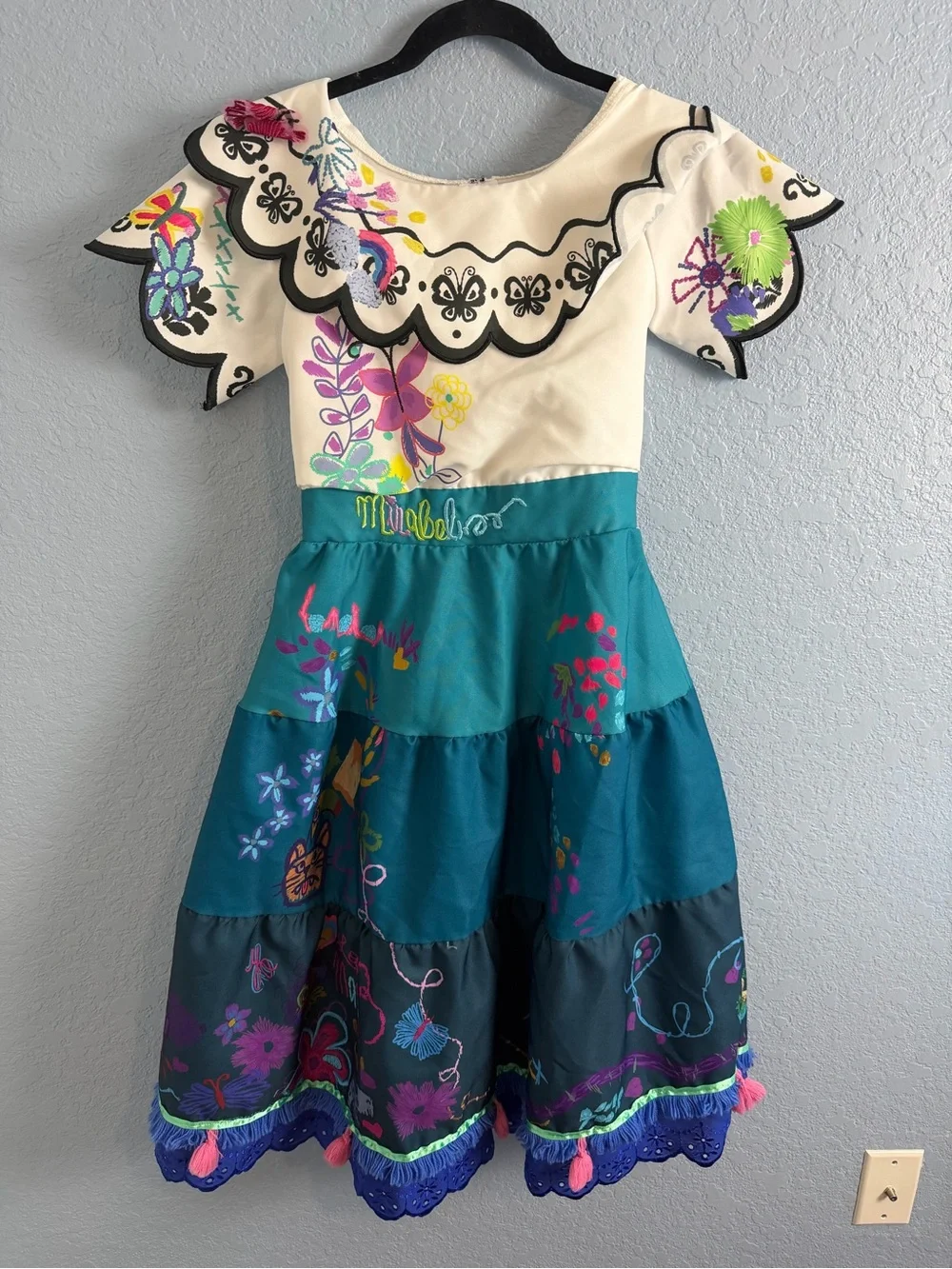 DISNEY PARKS Encanto MIRABEL Dress Deluxe Costume Dress Up Halloween